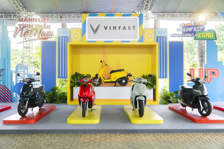 VinFast tặng 27,5 tỷ đồng cho khách mua xe máy điện- Ảnh 1.