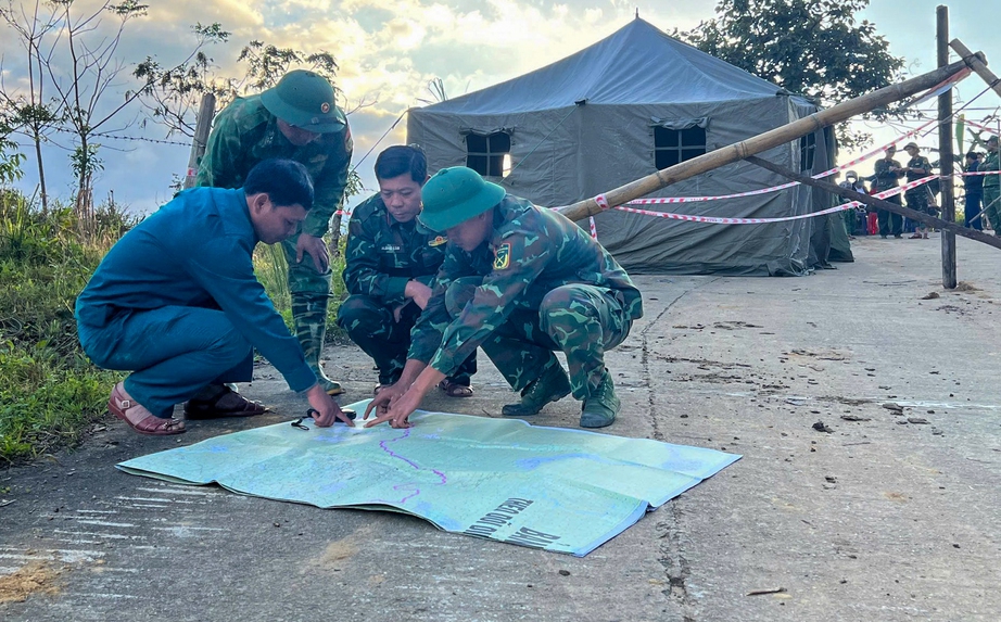 Sạt lở núi giữa trời nắng ráo ở Đà Nẵng, 3 người mất tích: Chuyên gia lý giải nguyên nhân- Ảnh 2. Sạt lở núi giữa trời nắng ráo ở Đà Nẵng, 3 người mất tích: Chuyên gia lý giải nguyên nhân- Ảnh 2.