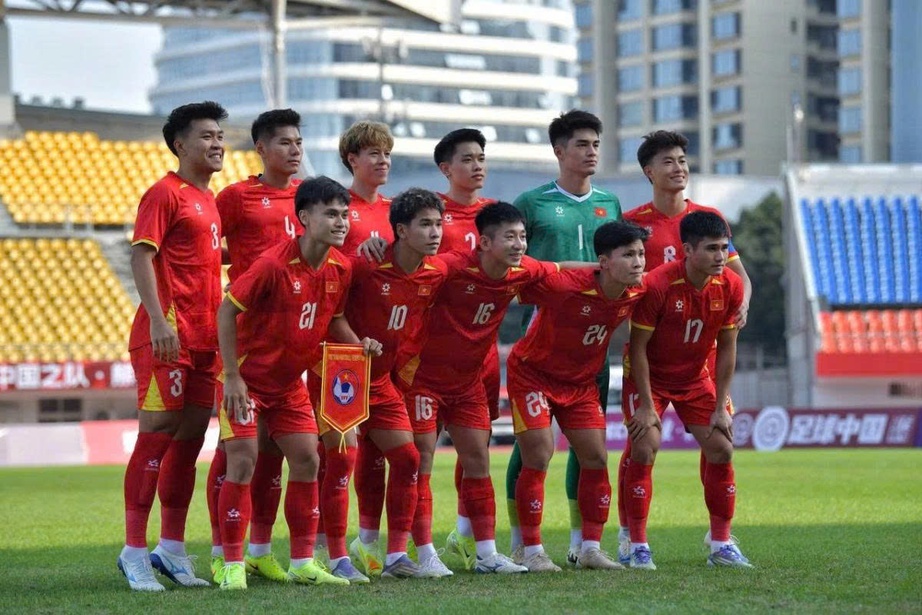 U22 Việt Nam thua sát nút Uzbekistan tại Panda Cup 2025- Ảnh 2. U22 Việt Nam thua sát nút Uzbekistan tại Panda Cup 2025- Ảnh 2.