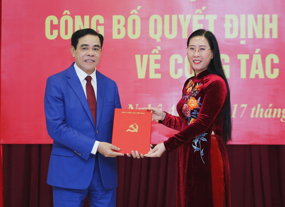 Chủ tịch tỉnh Hà Tĩnh được điều động làm Phó Bí thư Tỉnh uỷ Nghệ An- Ảnh 1. Chủ tịch tỉnh Hà Tĩnh được điều động làm Phó Bí thư Tỉnh uỷ Nghệ An- Ảnh 1.