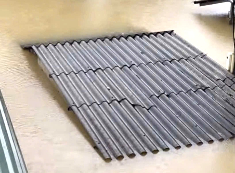 Huế: Nước lũ lên nhanh, giao thông chia cắt, gần 300 nhà dân chìm trong biển nước- Ảnh 4. Huế: Nước lũ lên nhanh, giao thông chia cắt, gần 300 nhà dân chìm trong biển nước- Ảnh 4.