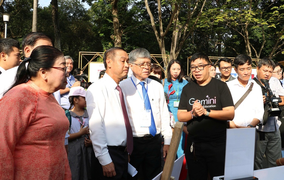 TP.HCM khai mạc triển lãm “50 năm đổi mới giáo dục”: Nhìn lại dấu ấn, hướng đến tương lai- Ảnh 2.