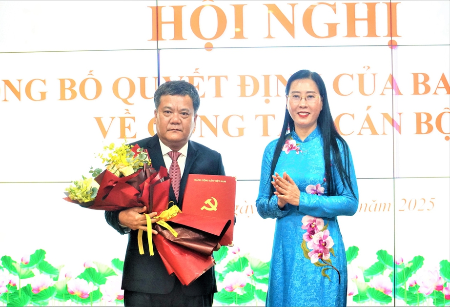 Ông Trần Phong giữ chức Phó bí thư Tỉnh ủy Khánh Hòa- Ảnh 1.