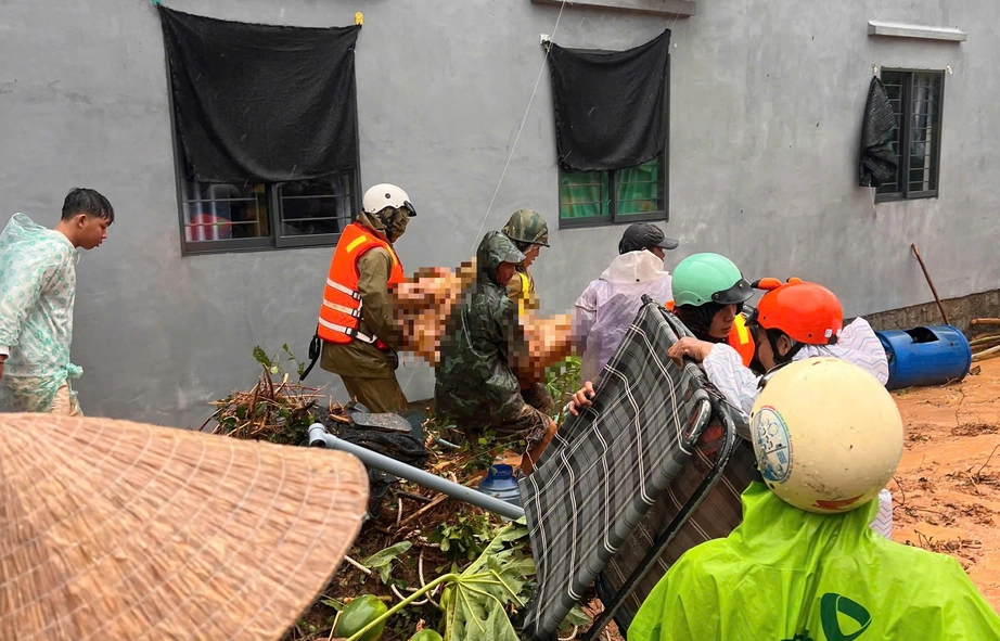 Đắk Lắk: Mưa lớn gây sạt lở đất làm một người tử vong, nhiều khu vực bị chia cắt- Ảnh 2. Đắk Lắk: Mưa lớn gây sạt lở đất làm một người tử vong, nhiều khu vực bị chia cắt- Ảnh 2.