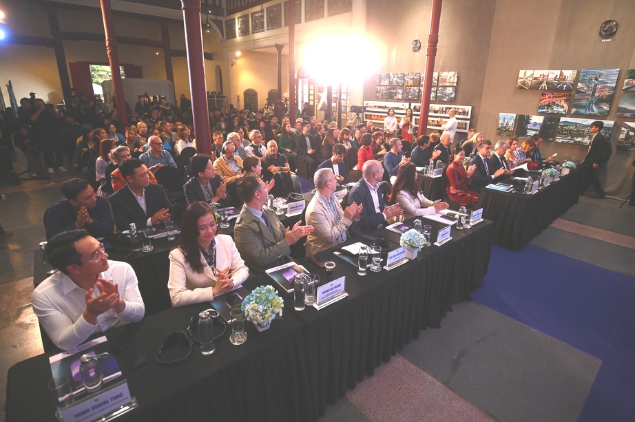 Bữa tiệc thị giác "Photo Hanoi’25" giữa lòng Thủ đô- Ảnh 1.