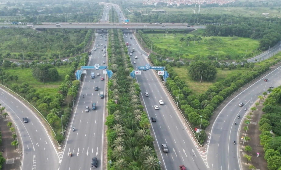 Hà Nội sắp cấm xe tải, xe khách lưu thông ở làn 1 trục Nhật Tân - Nội Bài- Ảnh 1.