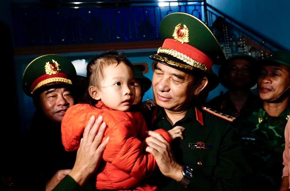 Đại tướng Phan Văn Giang: Quân đội luôn sát cánh với nhân dân đến khi ổn định cuộc sống- Ảnh 9.