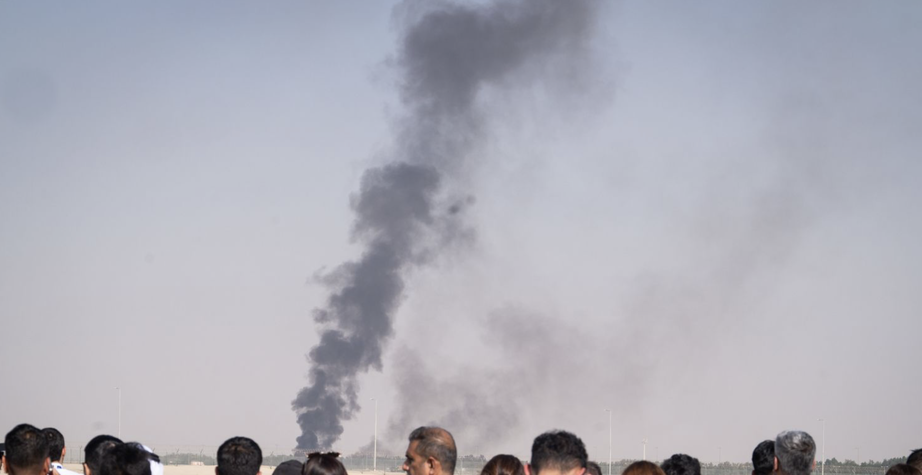 Máy bay chiến đấu Ấn Độ rơi tại Triển lãm Hàng không Dubai, phi công thiệt mạng- Ảnh 1. Máy bay chiến đấu Ấn Độ rơi tại Triển lãm Hàng không Dubai, phi công thiệt mạng- Ảnh 1.