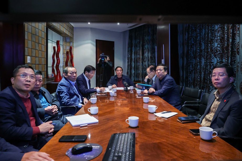 Thủ tướng: Đặt mình vào địa vị người dân để khắc phục hậu quả thiên tai hiệu quả nhất- Ảnh 2.