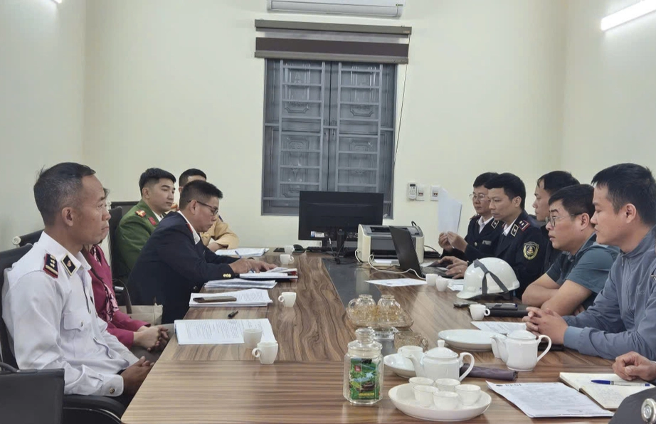 Triển khai hiệu quả Nghị định 08/2021/NĐ-CP trong quản lý lĩnh vực đường thủy nội địa- Ảnh 1. Triển khai hiệu quả Nghị định 08/2021/NĐ-CP trong quản lý lĩnh vực đường thủy nội địa- Ảnh 1.