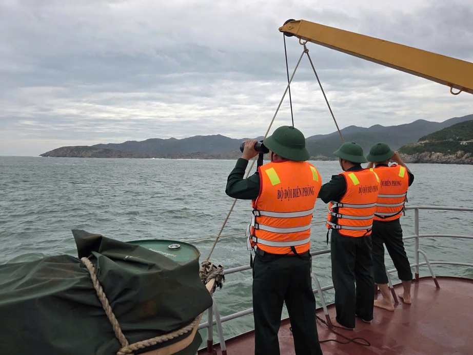 Khánh Hòa: Tàu cá gặp nạn trên đường vào bờ, 3 ngư dân mất tích trên biển- Ảnh 1. Khánh Hòa: Tàu cá gặp nạn trên đường vào bờ, 3 ngư dân mất tích trên biển- Ảnh 1.