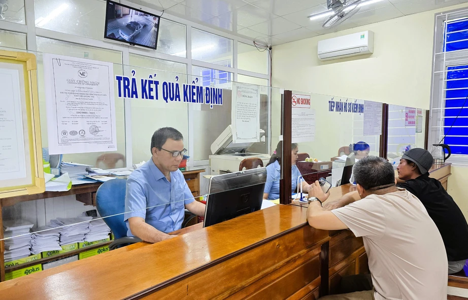 Thông tư 47 tạo thuận lợi cho người dân, nhiều ô tô mới được miễn kiểm định lần đầu- Ảnh 1. Thông tư 47 tạo thuận lợi cho người dân, nhiều ô tô mới được miễn kiểm định lần đầu- Ảnh 1.