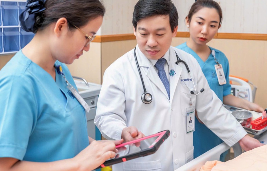 "Lối mở" để ngành y tế bước vào kỷ nguyên số- Ảnh 2. "Lối mở" để ngành y tế bước vào kỷ nguyên số- Ảnh 2.