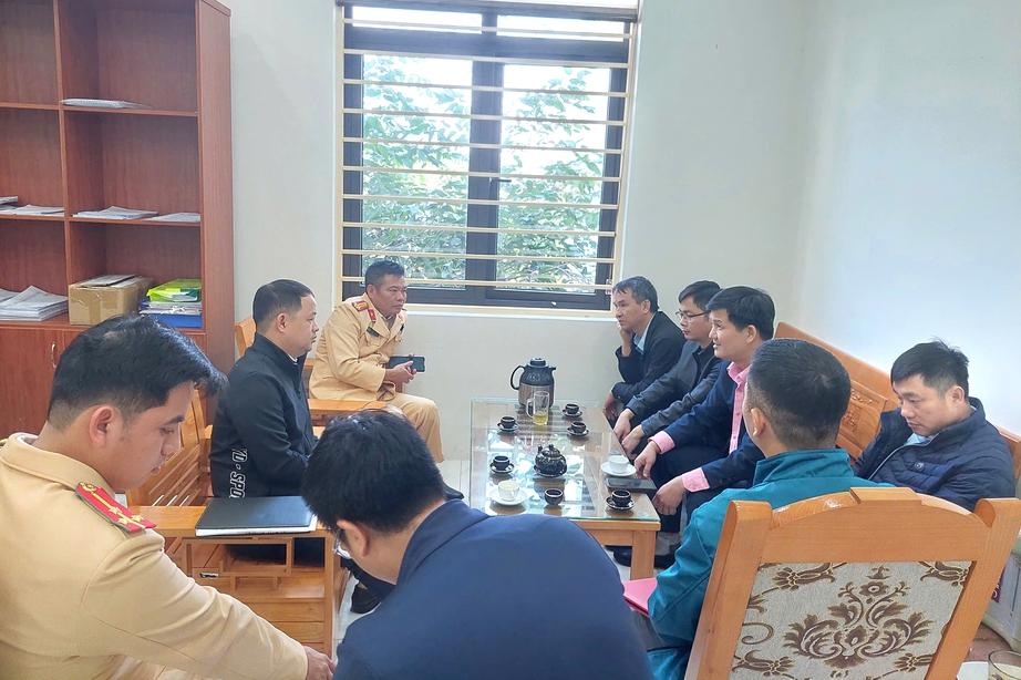 Phú Thọ: Đồng bộ các giải pháp bảo đảm hành lang an toàn giao thông đường sắt- Ảnh 2.