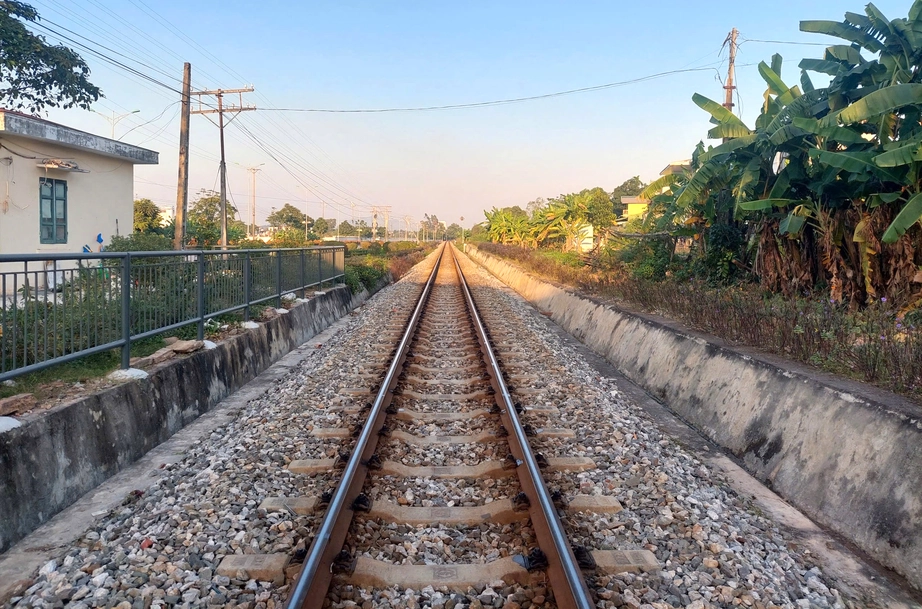 Phú Thọ: Đồng bộ các giải pháp bảo đảm hành lang an toàn giao thông đường sắt- Ảnh 1.