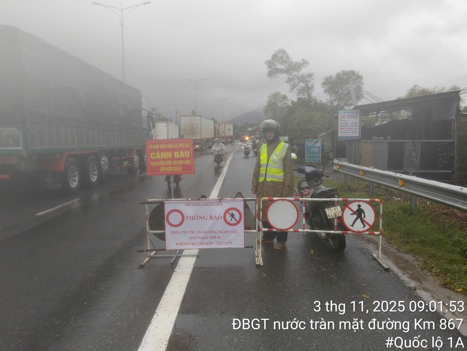 Bộ Xây dựng: 39 vị trí tắc đường đang được xử lý, nhiều tuyến huyết mạch đã thông trở lại- Ảnh 1.