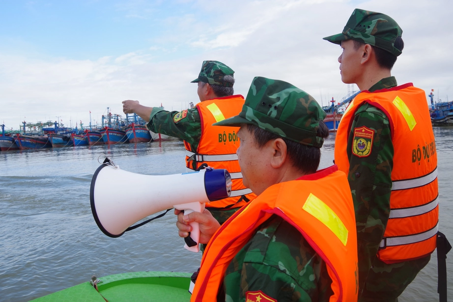 Ứng phó bão số 13: Gia Lai sơ tán gần 350.000 người dân, học sinh nghỉ học từ chiều 5/11- Ảnh 3. Ứng phó bão số 13: Gia Lai sơ tán gần 350.000 người dân, học sinh nghỉ học từ chiều 5/11- Ảnh 3.