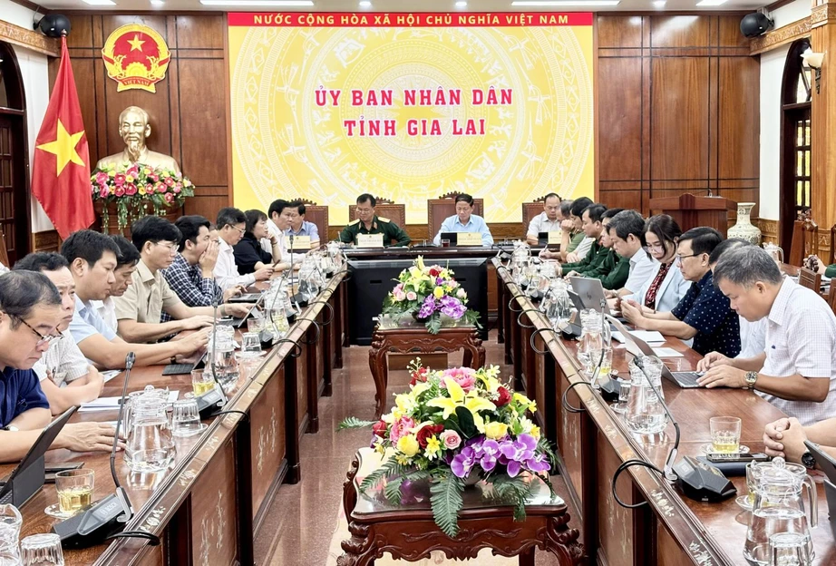 Ứng phó bão số 13: Gia Lai sơ tán gần 350.000 người dân, học sinh nghỉ học từ chiều 5/11- Ảnh 2. Ứng phó bão số 13: Gia Lai sơ tán gần 350.000 người dân, học sinh nghỉ học từ chiều 5/11- Ảnh 2.