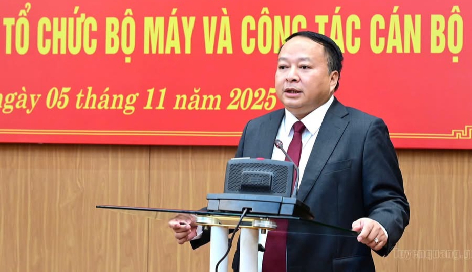 Tuyên Quang: Công bố quyết định thành lập các ban và điều động, bổ nhiệm cán bộ- Ảnh 2.