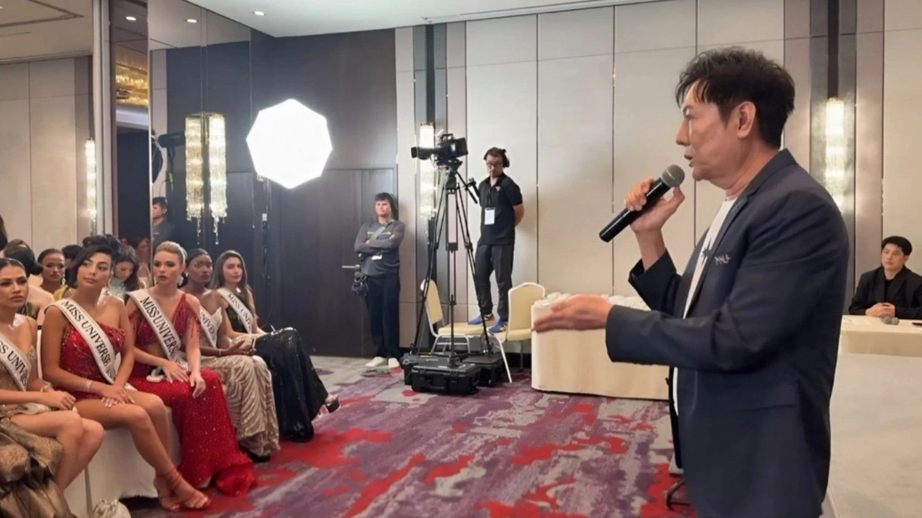 Ông Nawat có bị tổ chức Miss Universe "cấm cửa" sau vụ quát mắng thí sinh?- Ảnh 2. Ông Nawat có bị tổ chức Miss Universe "cấm cửa" sau vụ quát mắng thí sinh?- Ảnh 2.