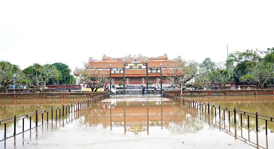 Bộ Văn hóa, Thể thao và Du lịch chỉ đạo khắc phục sự cố sập tường Hoàng thành Huế- Ảnh 2. Bộ Văn hóa, Thể thao và Du lịch chỉ đạo khắc phục sự cố sập tường Hoàng thành Huế- Ảnh 2.