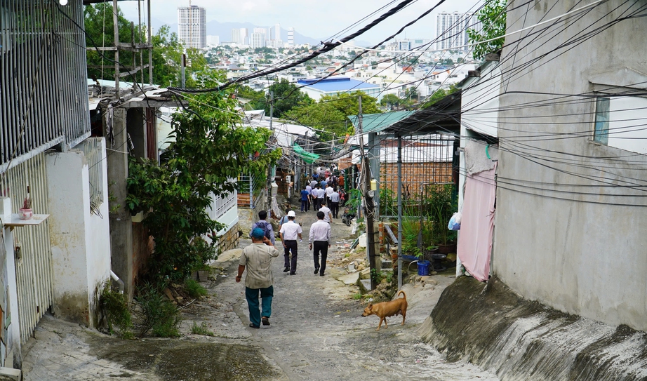 Khánh Hòa di dời 200 hộ dân khỏi khu vực từng sạt lở kinh hoàng năm 2018- Ảnh 2. Khánh Hòa di dời 200 hộ dân khỏi khu vực từng sạt lở kinh hoàng năm 2018- Ảnh 2.