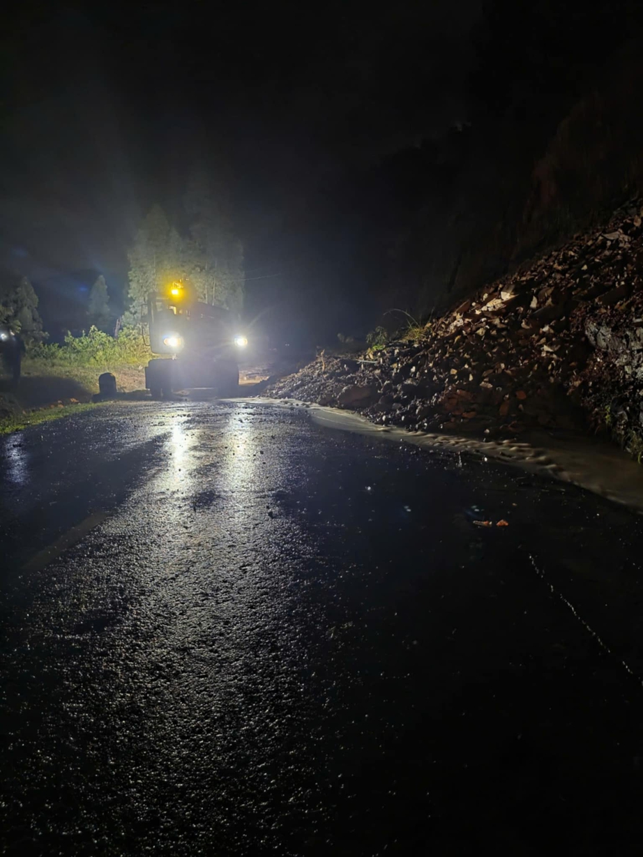 Tin tức mới nhất bão số 13: Sạt lở nghiêm trọng tại đèo Tô Na trên QL25- Ảnh 1.