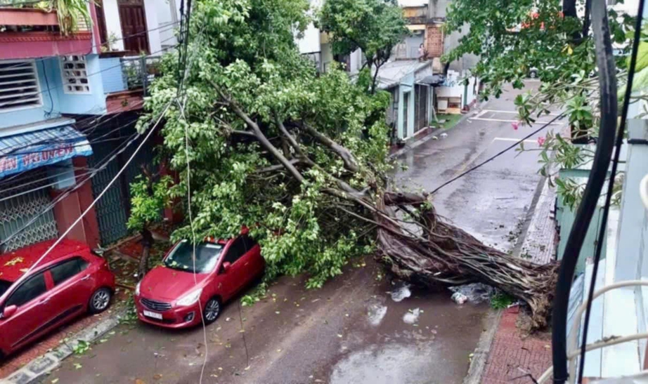 Tin tức mới nhất bão số 13: Sạt lở nghiêm trọng tại đèo Tô Na trên QL25- Ảnh 5.