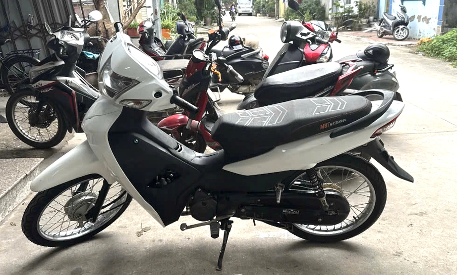 Bắt hai đối tượng dùng hung khí cướp xe máy trên cao tốc Hà Nội - Bắc Giang- Ảnh 2. Bắt hai đối tượng dùng hung khí cướp xe máy trên cao tốc Hà Nội - Bắc Giang- Ảnh 2.