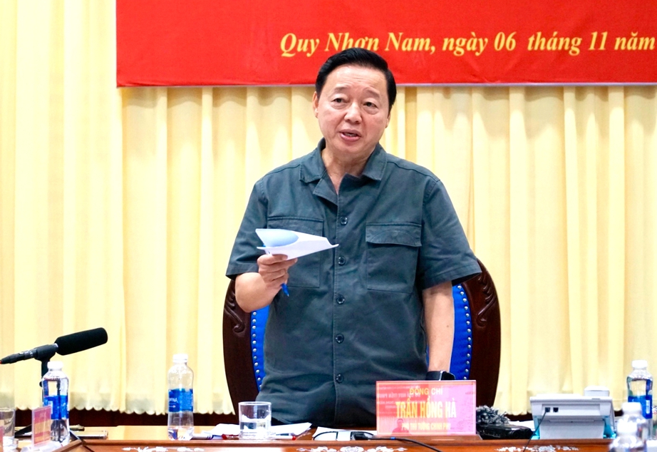 Phó Thủ tướng Trần Hồng Hà: Sẵn sàng lực lượng, phương tiện ứng phó kịp thời bão số 13- Ảnh 1. Phó Thủ tướng Trần Hồng Hà: Sẵn sàng lực lượng, phương tiện ứng phó kịp thời bão số 13- Ảnh 1.