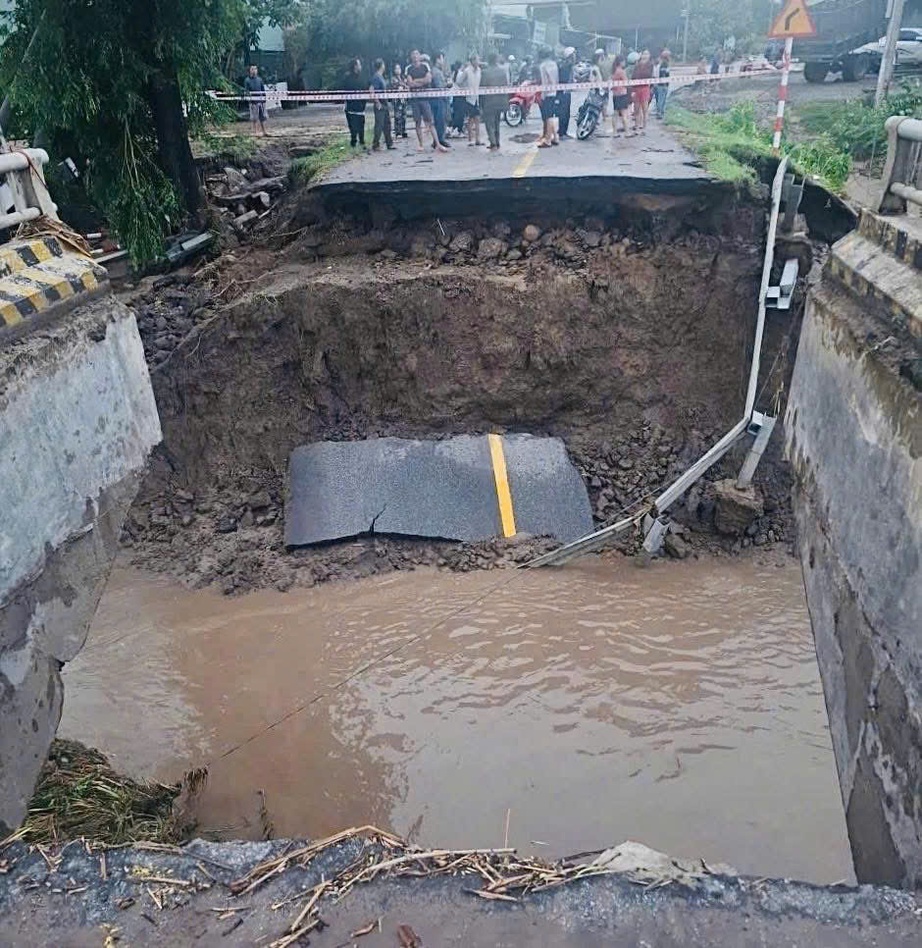 Phó Thủ tướng Trần Hồng Hà: Tập trung hỗ trợ người dân khắc phục hậu quả bão số 13- Ảnh 14.