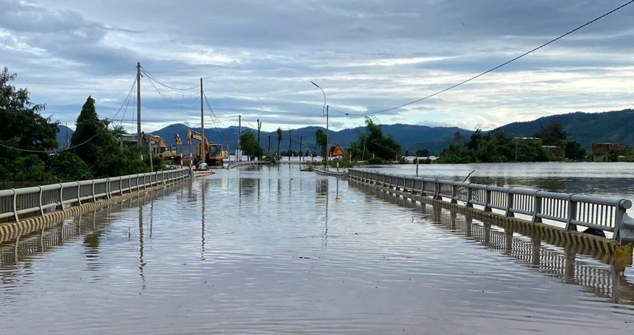 Phó Thủ tướng Trần Hồng Hà: Tập trung hỗ trợ người dân khắc phục hậu quả bão số 13- Ảnh 13.