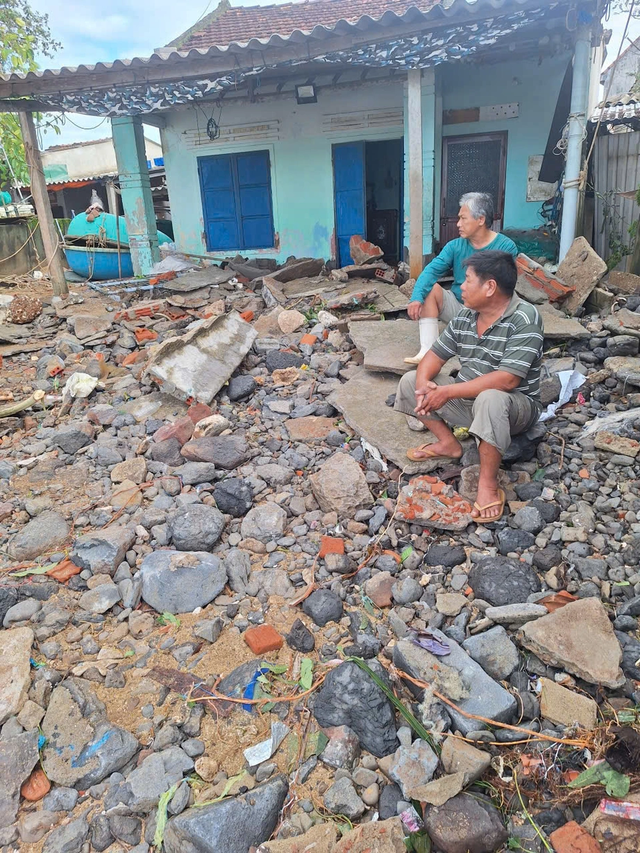 Phó Thủ tướng Trần Hồng Hà: Tập trung hỗ trợ người dân khắc phục hậu quả bão số 13- Ảnh 4.