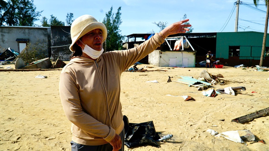 Làng chài Đề Gi tan hoang sau bão, ngư dân Gia Lai lặng người tìm lại nơi từng là tổ ấm- Ảnh 3. Làng chài Đề Gi tan hoang sau bão, ngư dân Gia Lai lặng người tìm lại nơi từng là tổ ấm- Ảnh 3.