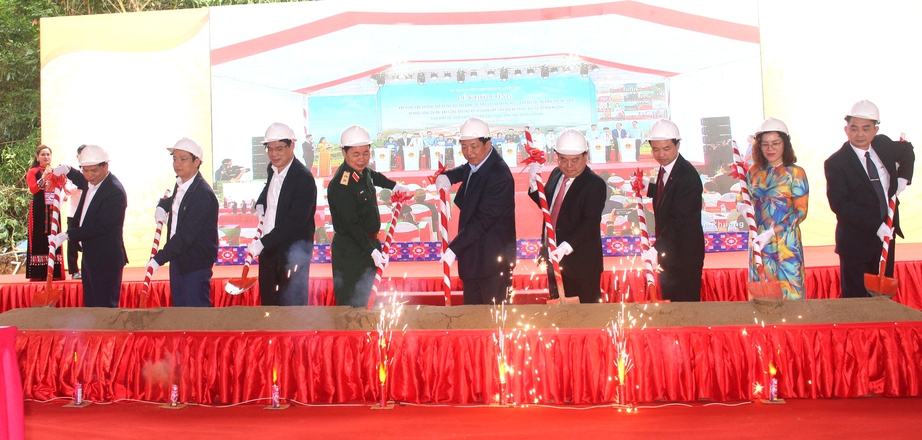 Bộ trưởng Trần Hồng Minh phát lệnh khởi công trường nội trú tại xã biên giới Cao Bằng- Ảnh 1. Bộ trưởng Trần Hồng Minh phát lệnh khởi công trường nội trú tại xã biên giới Cao Bằng- Ảnh 1.