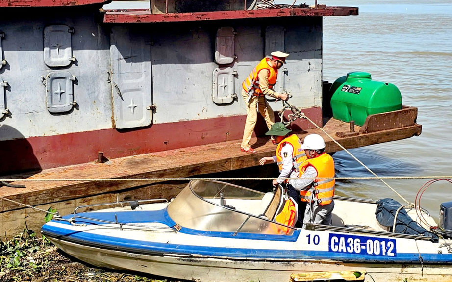 Thanh Hoá xử lý nhiều vi phạm an toàn đường thuỷ nội địa- Ảnh 2.