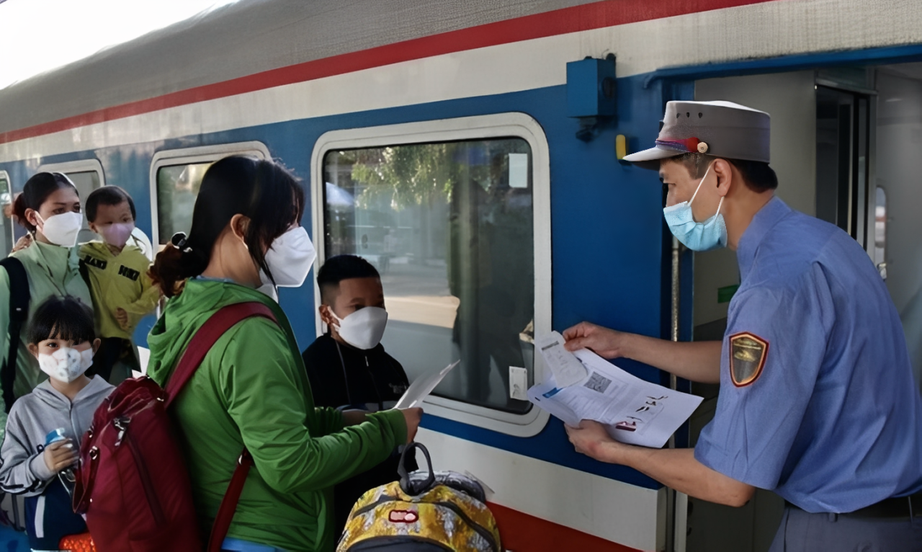 N&acirc;ng cao ti&ecirc;u chuẩn thuận tiện, an to&agrave;n trong phục vụ h&agrave;nh kh&aacute;ch đi t&agrave;u- Ảnh 1.