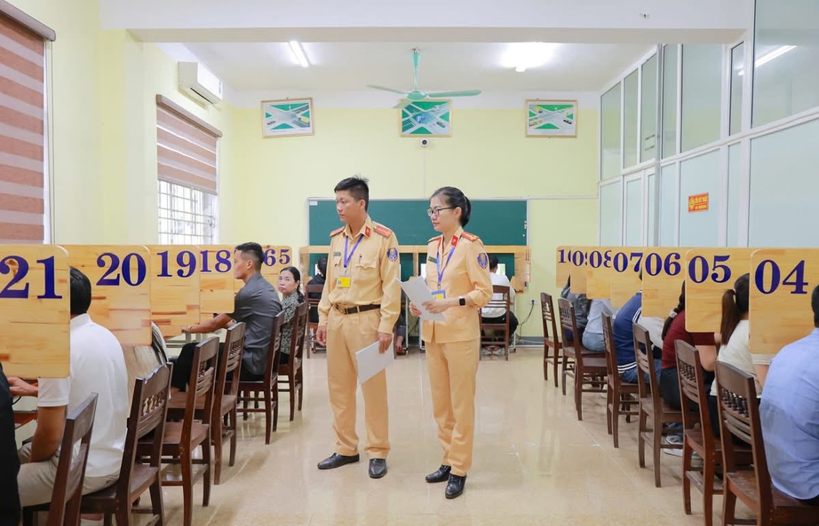 Hà Tĩnh: Người dân linh hoạt thời gian hơn khi đăng ký học lái xe nhờ Thông tư 14- Ảnh 2.