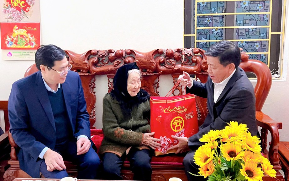 Hà Nội tặng hơn 1,1 triệu suất quà dịp Tết Bính Ngọ 2026- Ảnh 1. Hà Nội tặng hơn 1,1 triệu suất quà dịp Tết Bính Ngọ 2026- Ảnh 1.