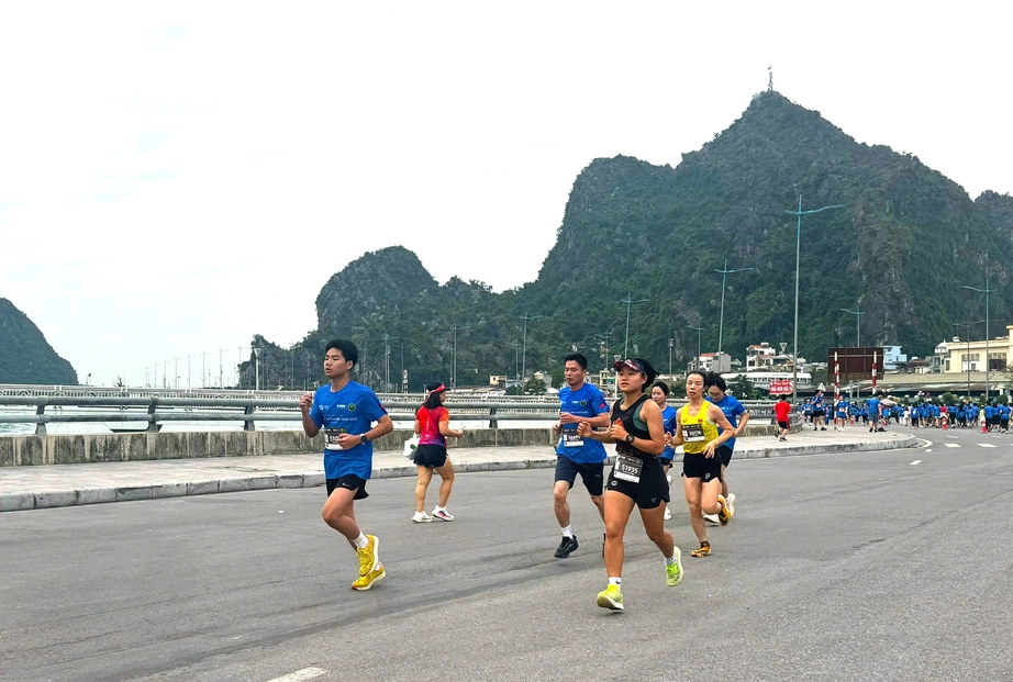 Quảng Ninh đẩy mạnh ph&aacute;t triển du lịch gắn với thể thao- Ảnh 2.