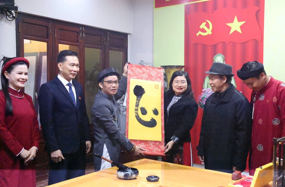 H&agrave; Tĩnh: Trưng b&agrave;y hơn 250 tư liệu về &ldquo;Đại thi h&agrave;o Nguyễn Du - Ng&agrave;n năm nhớ m&atilde;i&rdquo;- Ảnh 2.