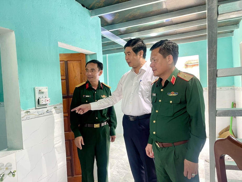 Kh&aacute;nh th&agrave;nh ng&ocirc;i nh&agrave; đầu ti&ecirc;n trong &ldquo;Chiến dịch Quang Trung&rdquo; tại Gia Lai- Ảnh 2.