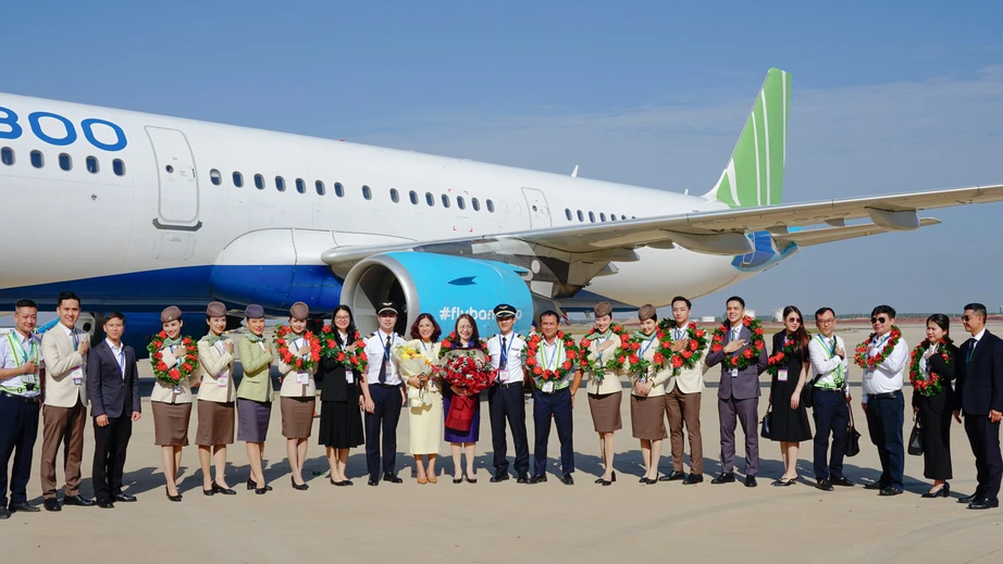 Cận cảnh chuyến bay đầu tiên của Bamboo Airways đến sân bay Long Thành- Ảnh 4. Cận cảnh chuyến bay đầu tiên của Bamboo Airways đến sân bay Long Thành- Ảnh 4.