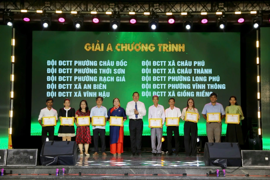 Chung kết trao giải Hội thi Đờn ca t&agrave;i tử An Giang 2025 với 98 giải ch&iacute;nh v&agrave; 9 giải phụ- Ảnh 3.