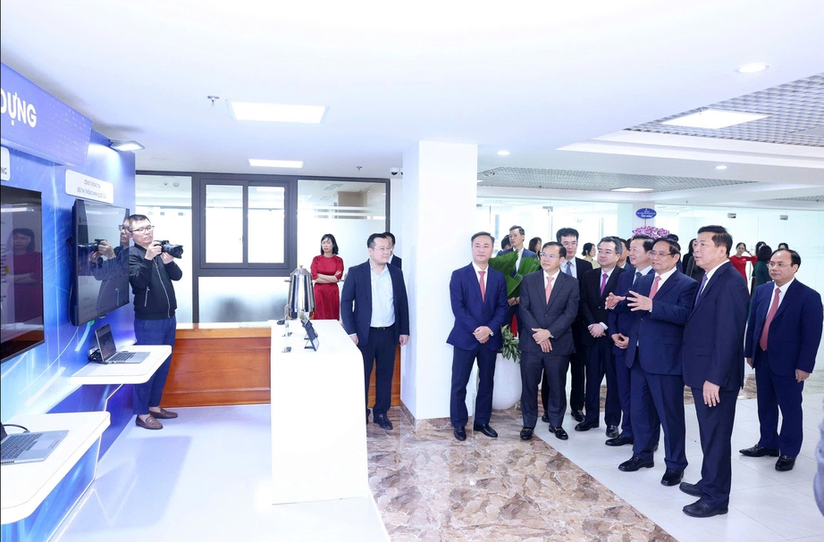 Thủ tướng Phạm Minh Ch&iacute;nh ph&aacute;t lệnh vận h&agrave;nh c&aacute;c nền tảng số trọng điểm ng&agrave;nh X&acirc;y dựng- Ảnh 2.