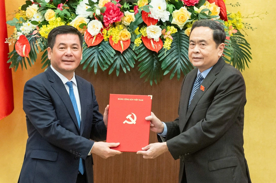 Bộ trưởng C&ocirc;ng thương Nguyễn Hồng Di&ecirc;n l&agrave;m Ph&oacute; B&iacute; thư chuy&ecirc;n tr&aacute;ch Đảng uỷ Quốc hội- Ảnh 1.