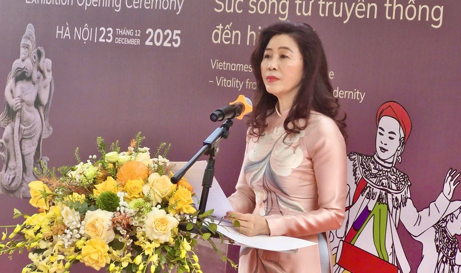 Khai mạc Trưng b&agrave;y &ldquo;Di sản văn h&oacute;a Việt Nam &ndash; Sức sống từ truyền thống đến hiện đại&rdquo;- Ảnh 2.