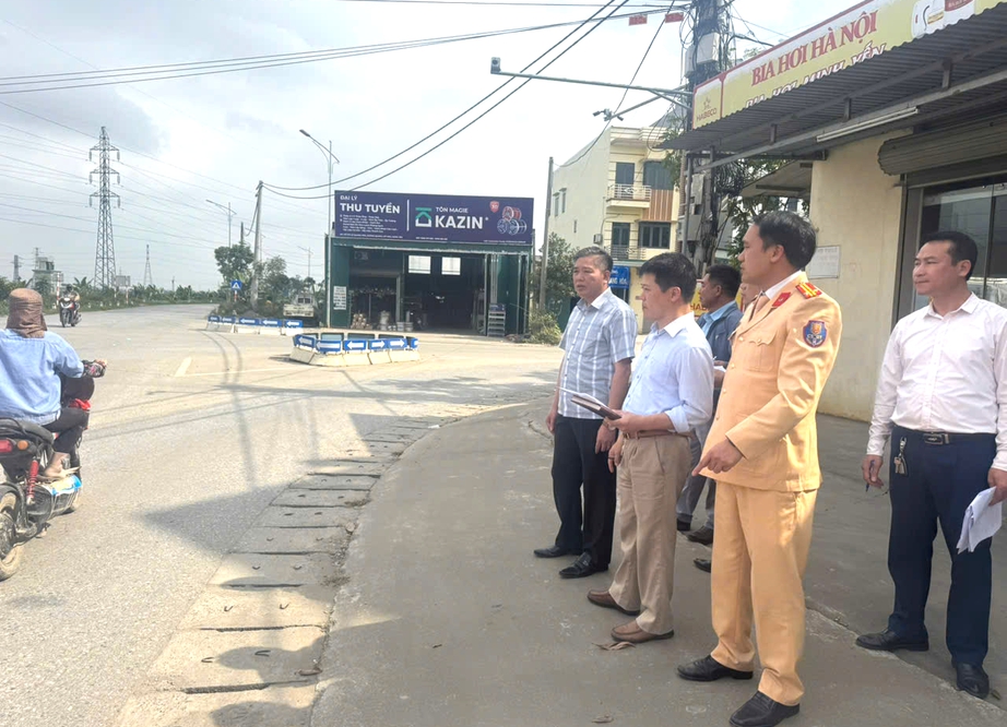 Hưng Y&ecirc;n: Phối hợp đồng bộ, xử l&yacute; triệt để c&aacute;c điểm tiềm ẩn tai nạn giao th&ocirc;ng- Ảnh 2.