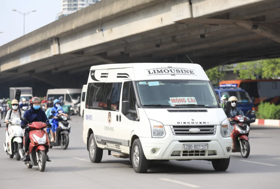 Phạt mạnh đơn vị cung cấp phần mềm cho phép xe hợp đồng nhận đặt chỗ cho từng người- Ảnh 1. Phạt mạnh đơn vị cung cấp phần mềm cho phép xe hợp đồng nhận đặt chỗ cho từng người- Ảnh 1.