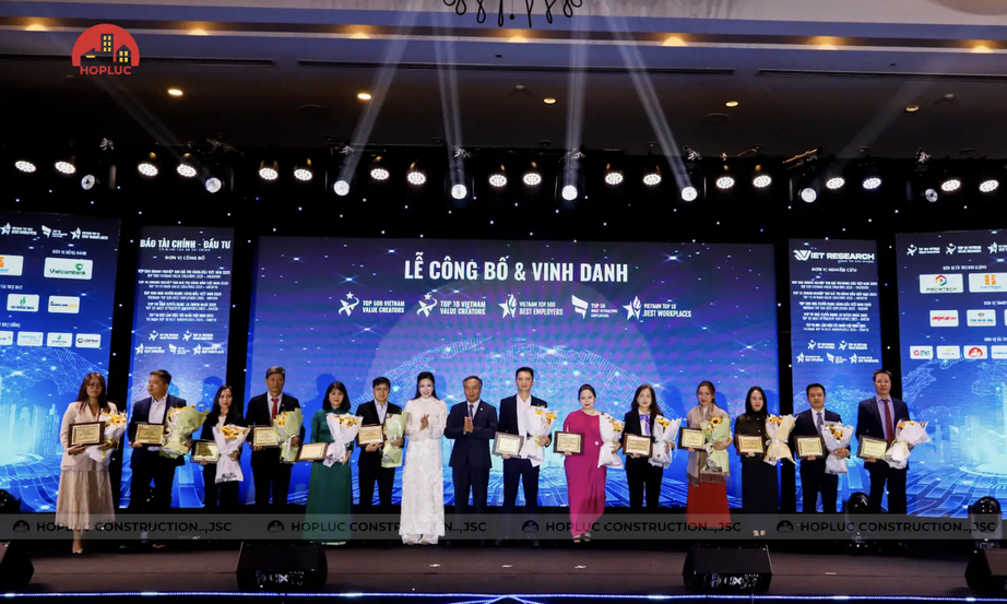 X&acirc;y dựng Hợp Lực ghi dấu ấn Top 10 Doanh nghiệp tạo gi&aacute; trị h&agrave;ng đầu Việt Nam 2025- Ảnh 3.